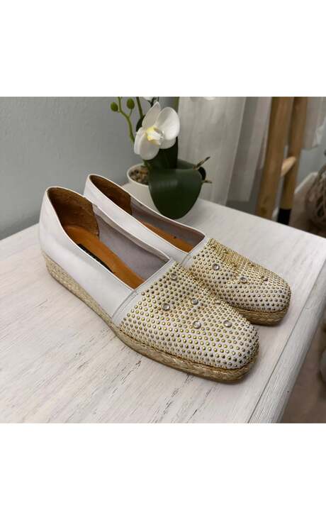 Stuart Weitzman Leather Stud & Rhinestone Embellished Wedges. Size 9 N. - Picture 2 of 7